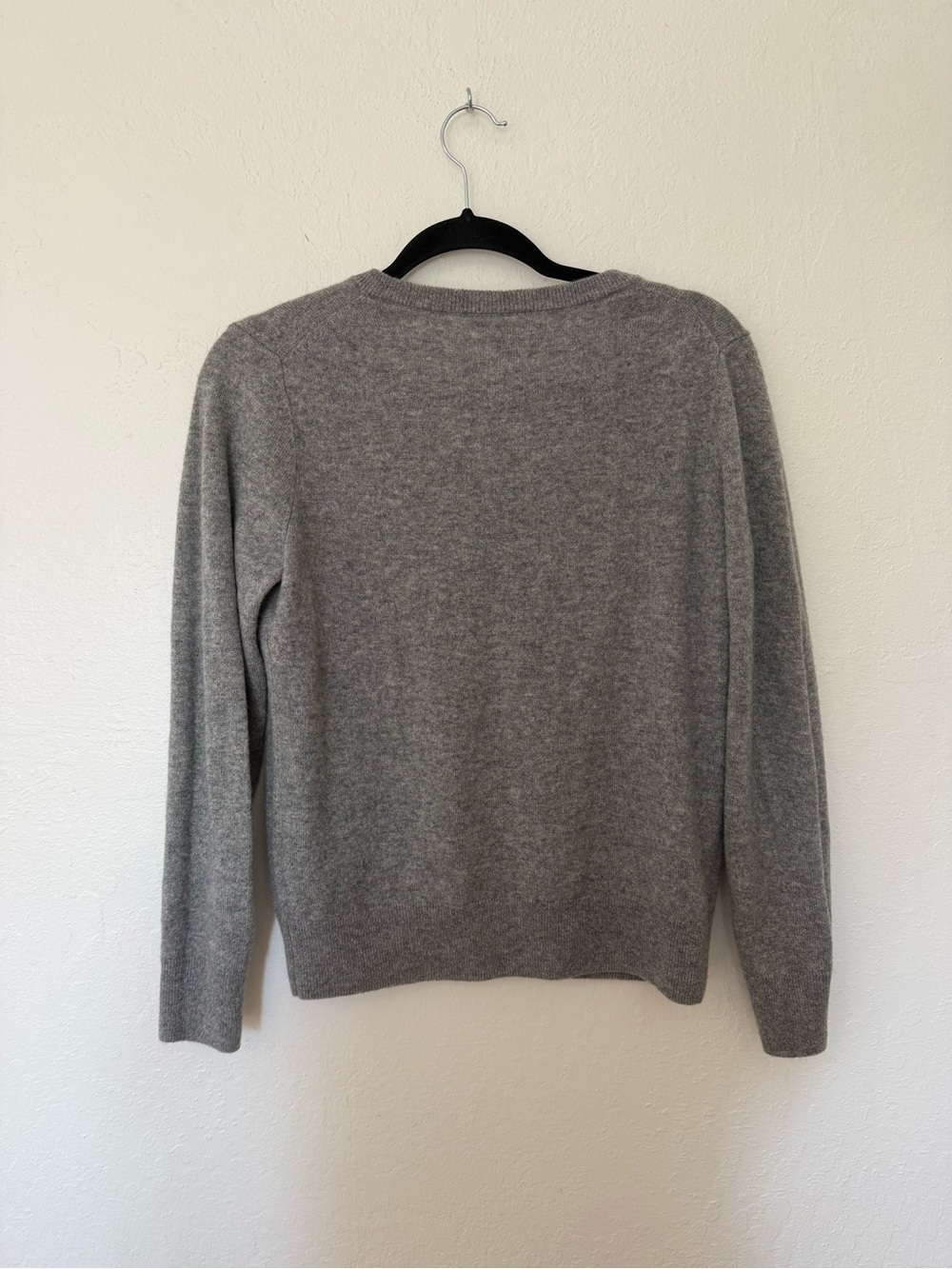Quince Women's V-Neck Cashmere Sweater - Grey size small - Picture 3 of 4